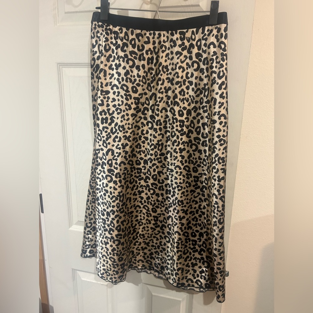 BRAND NEW VICTORIA SECRET SKIRT